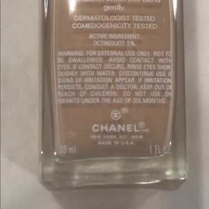 CHANEL Makeup - CHANEL VITALUMIERE Satin Smoothing Foundation CHANEL Makeup - CHANEL VITALUMIERE Satin Smoothing Foundation